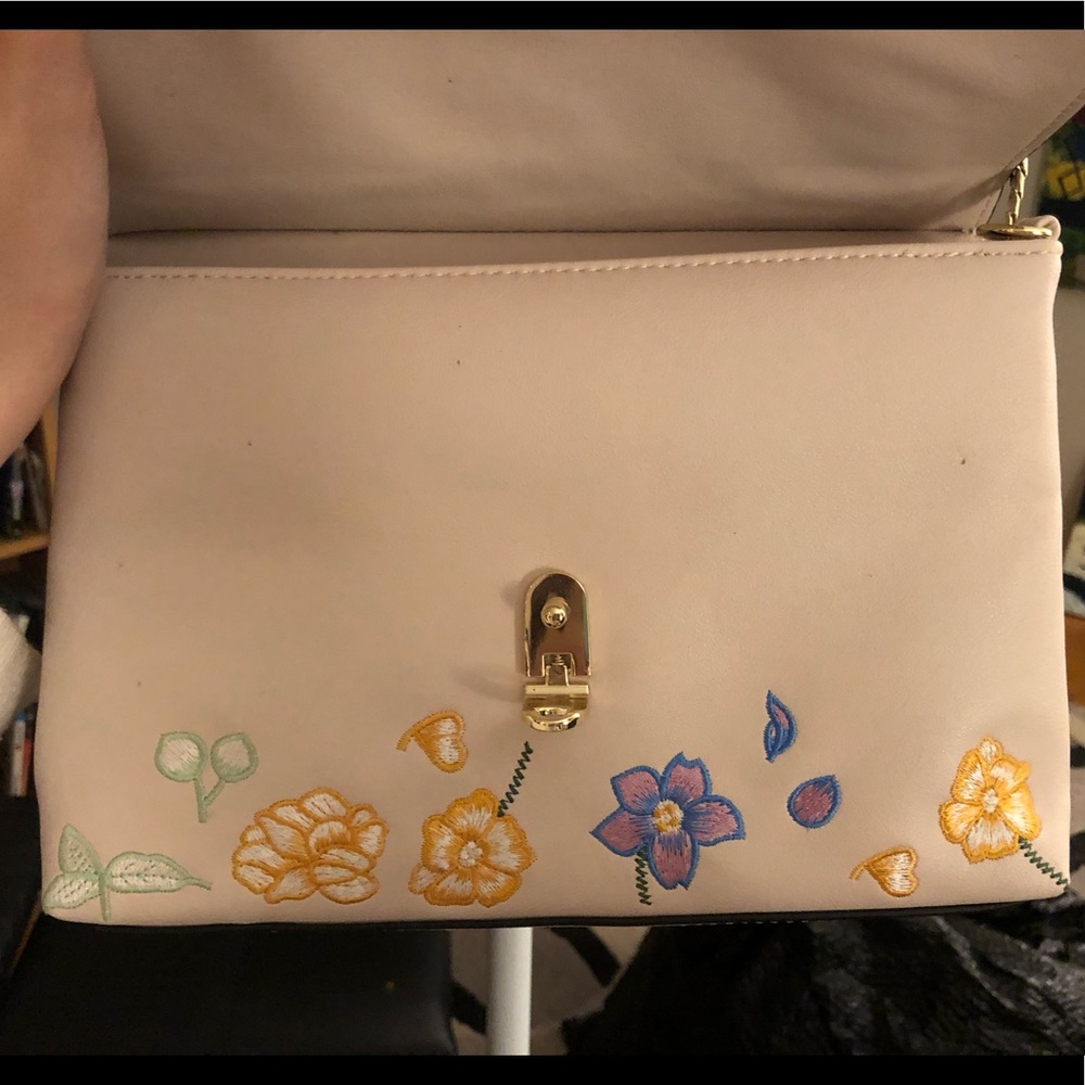 Embroidered bag - Picture 5 of 7